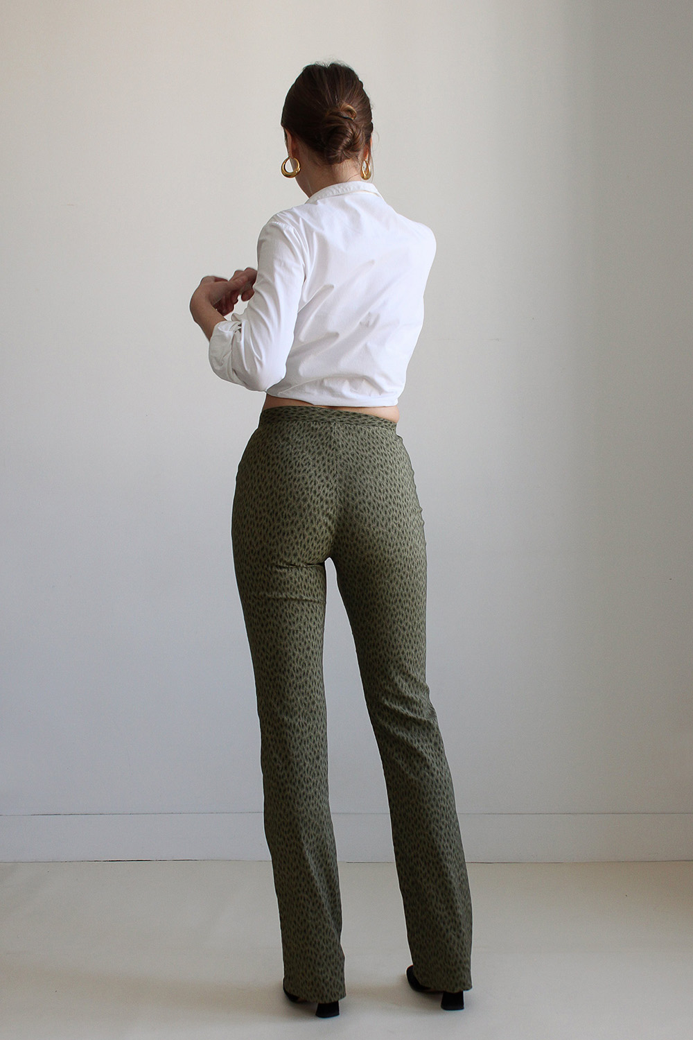 Green printed trousers